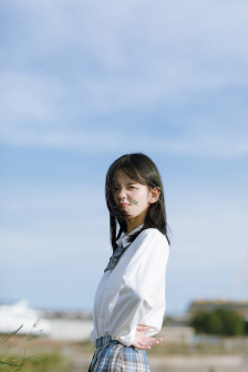 《年轻的女教师》